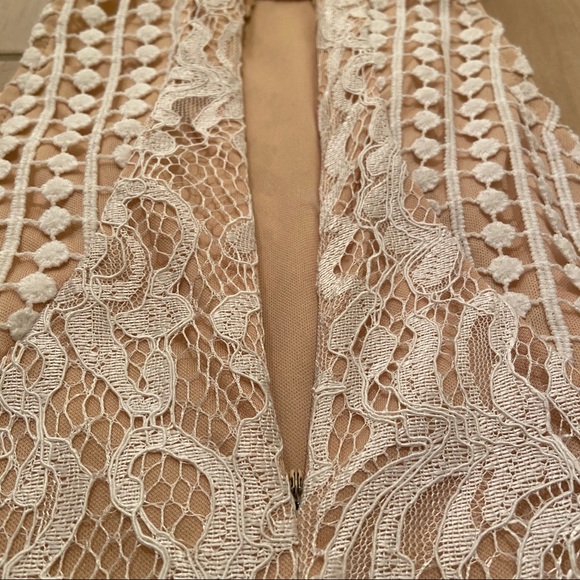 Pretty Little Thing lace dress - Picture 3 of 3